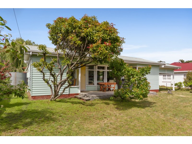 10 Seventh Avenue, Dodges Ferry TAS 7173