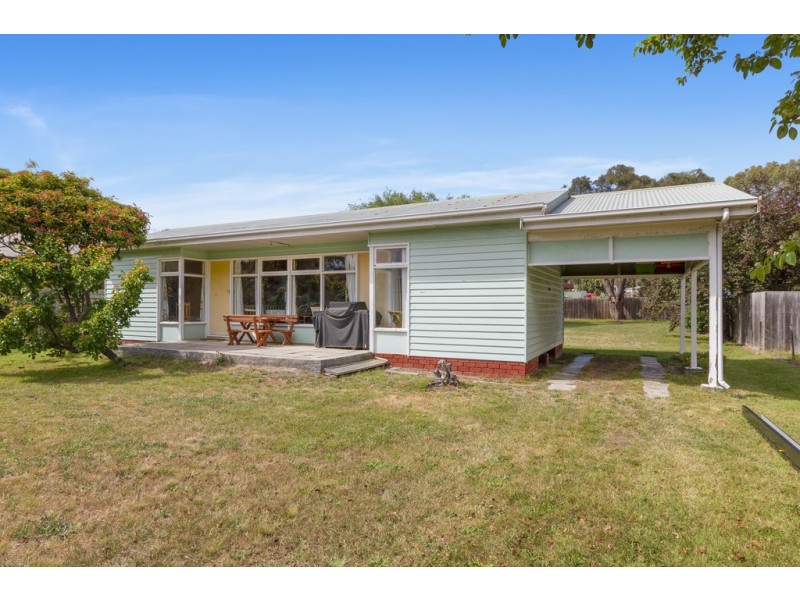 10 Seventh Avenue, Dodges Ferry TAS 7173