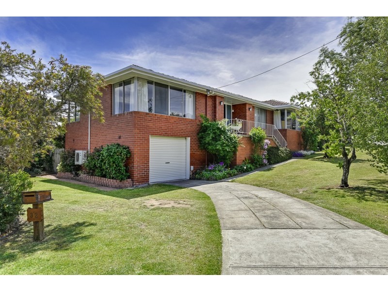 32 Henley Street, Lindisfarne TAS 7015