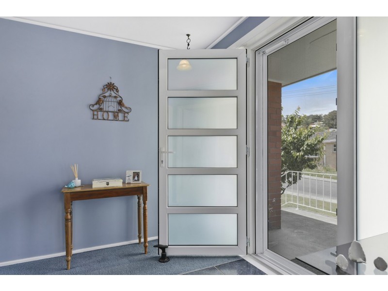 32 Henley Street, Lindisfarne TAS 7015
