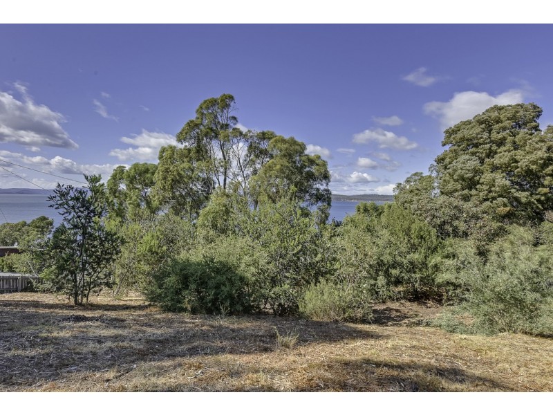 7 and 9 Susans Bay Road, Primrose Sands TAS 7173