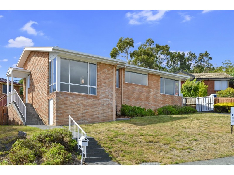 7 Lighton Way, Lenah Valley TAS 7008