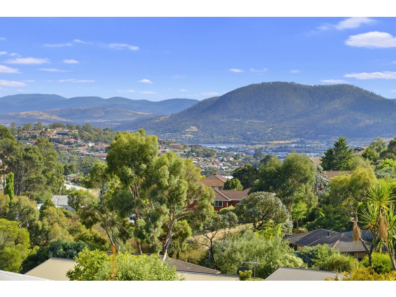 7 Lighton Way, Lenah Valley TAS 7008