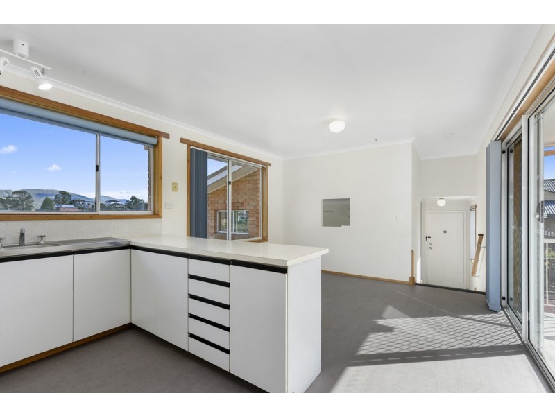 7 Lighton Way, Lenah Valley TAS 7008