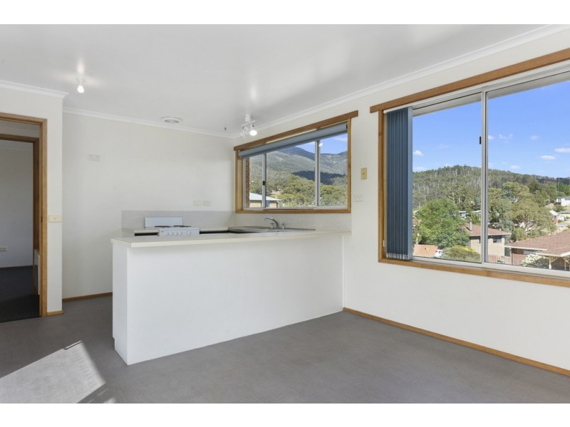 7 Lighton Way, Lenah Valley TAS 7008