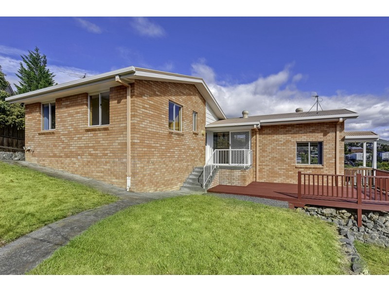 7 Lighton Way, Lenah Valley TAS 7008