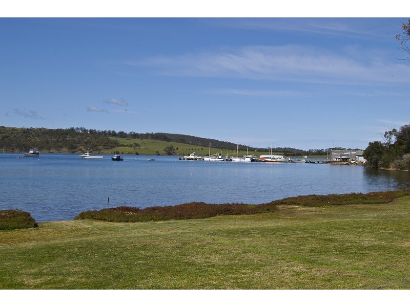 103 Arthur Highway, Dunalley TAS 7177