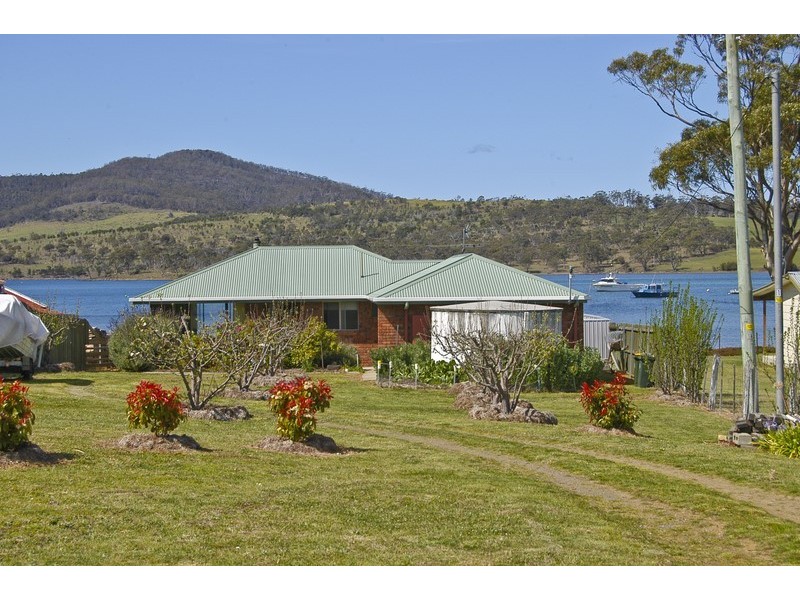 103 Arthur Highway, Dunalley TAS 7177