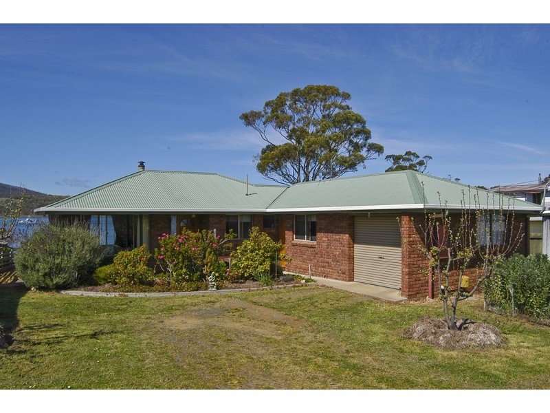 103 Arthur Highway, Dunalley TAS 7177