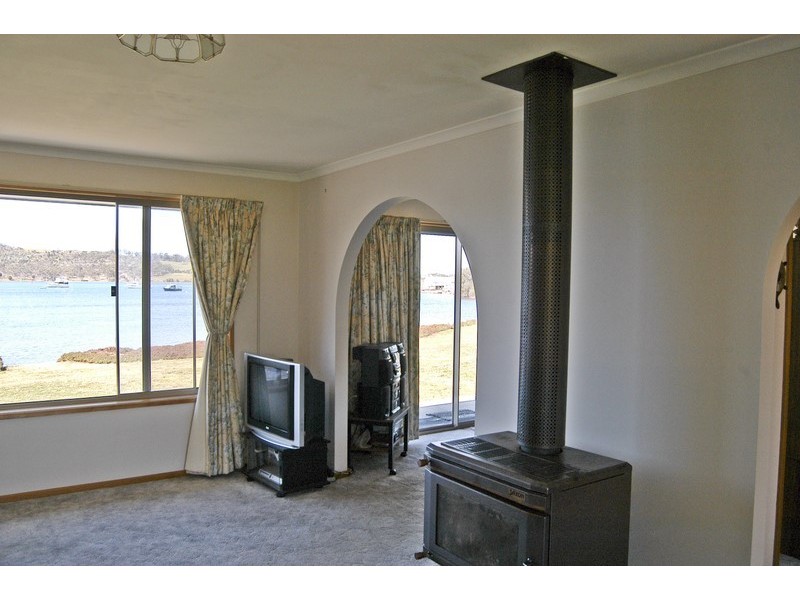 103 Arthur Highway, Dunalley TAS 7177