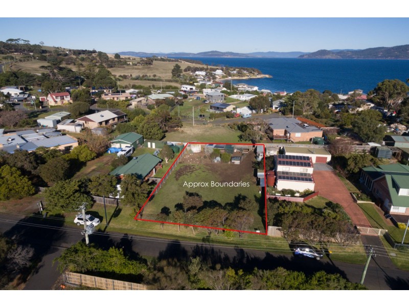 10 Pier Road, Opossum Bay TAS 7023