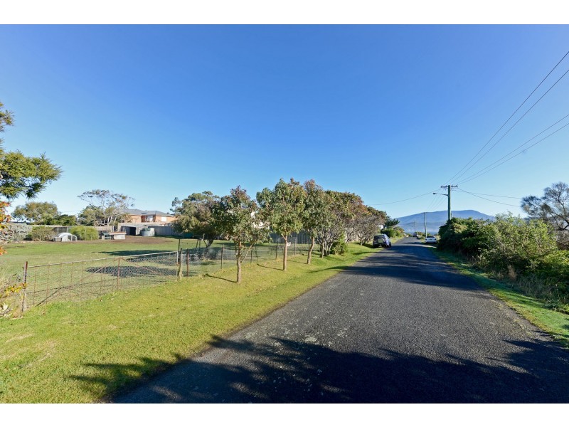 10 Pier Road, Opossum Bay TAS 7023