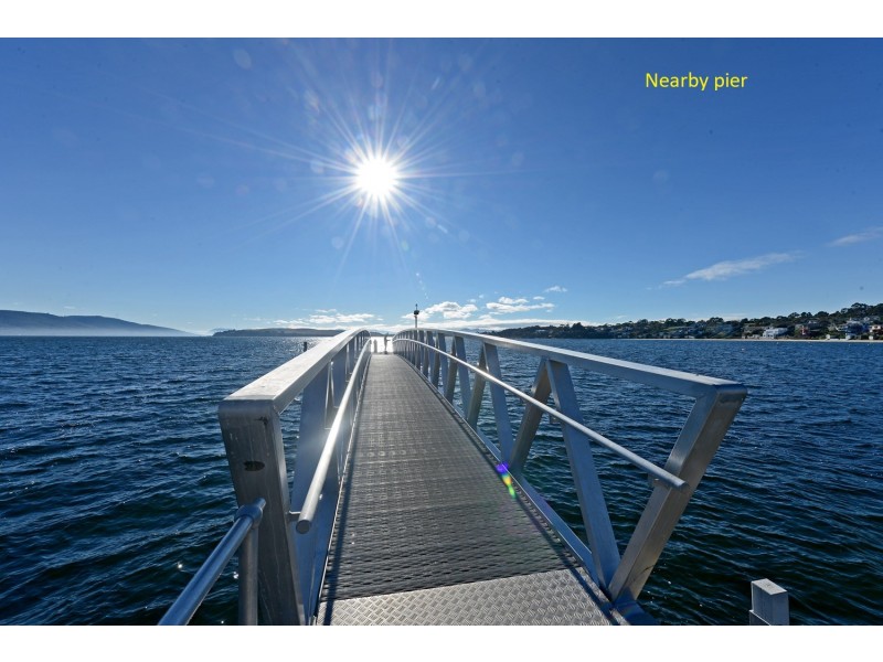 10 Pier Road, Opossum Bay TAS 7023