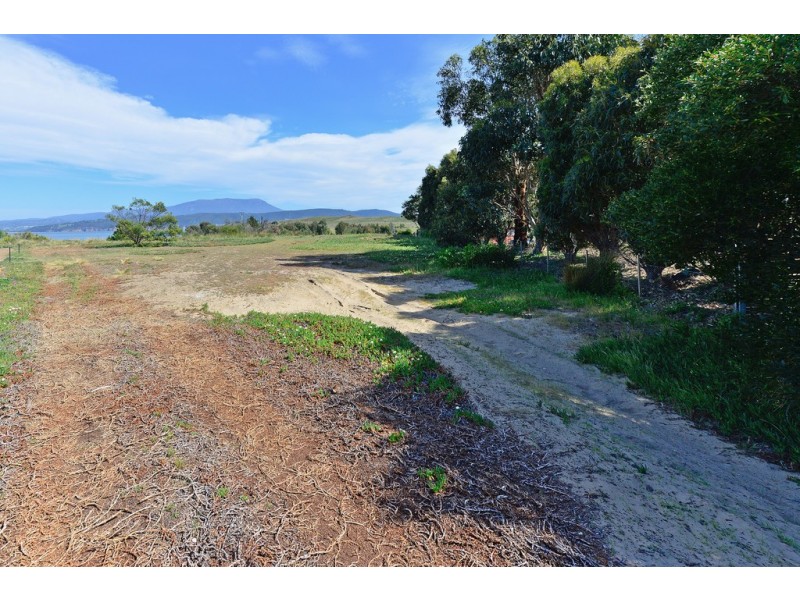 132 Spitfarm Road, Opossum Bay TAS 7023