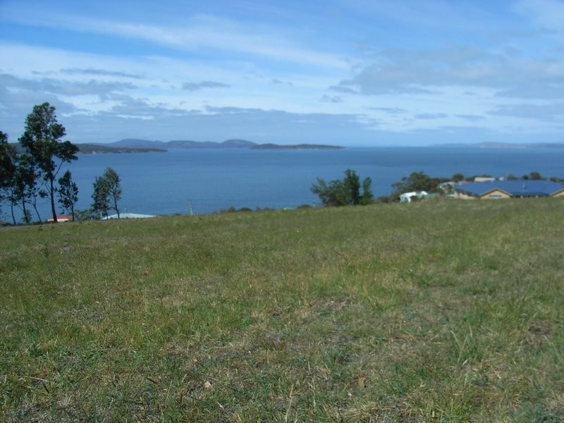 42 Robinia Street, Primrose Sands TAS 7173