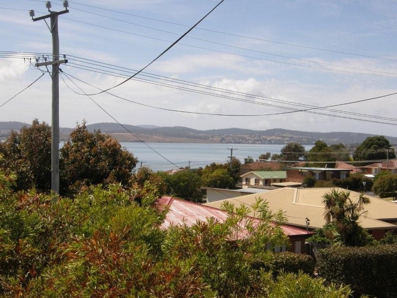 12 First Avenue, Midway Point TAS 7171