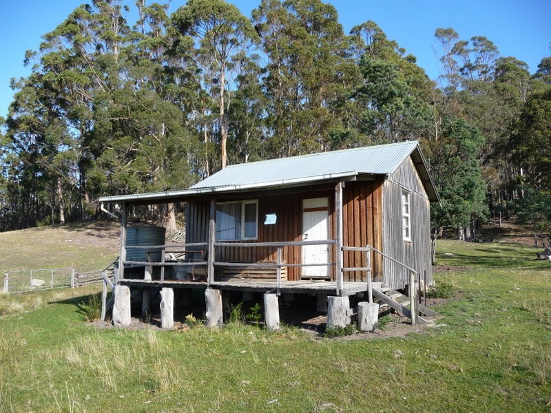 951 Sand River Road, Buckland TAS 7190