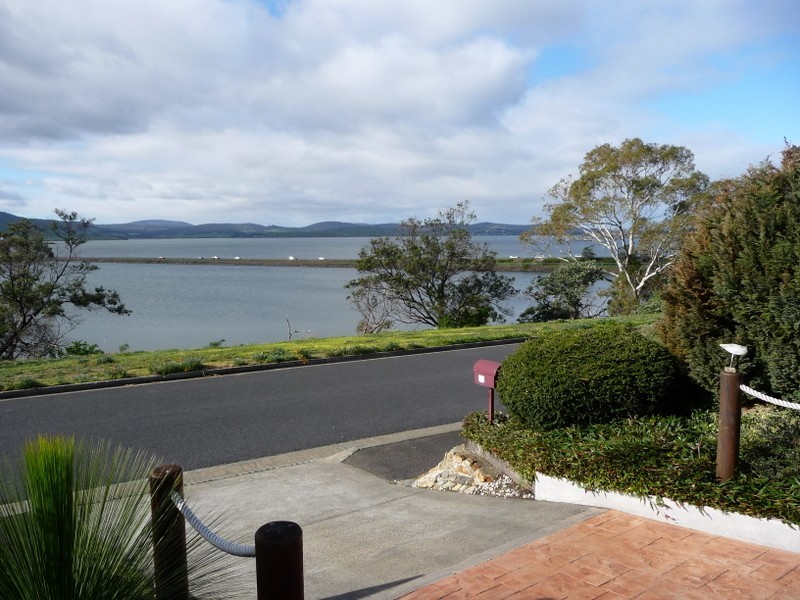 24 Lake Vue Parade, Midway Point TAS 7171