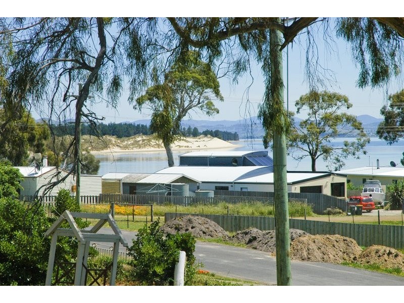 2 Jetty Road, Dodges Ferry TAS 7173
