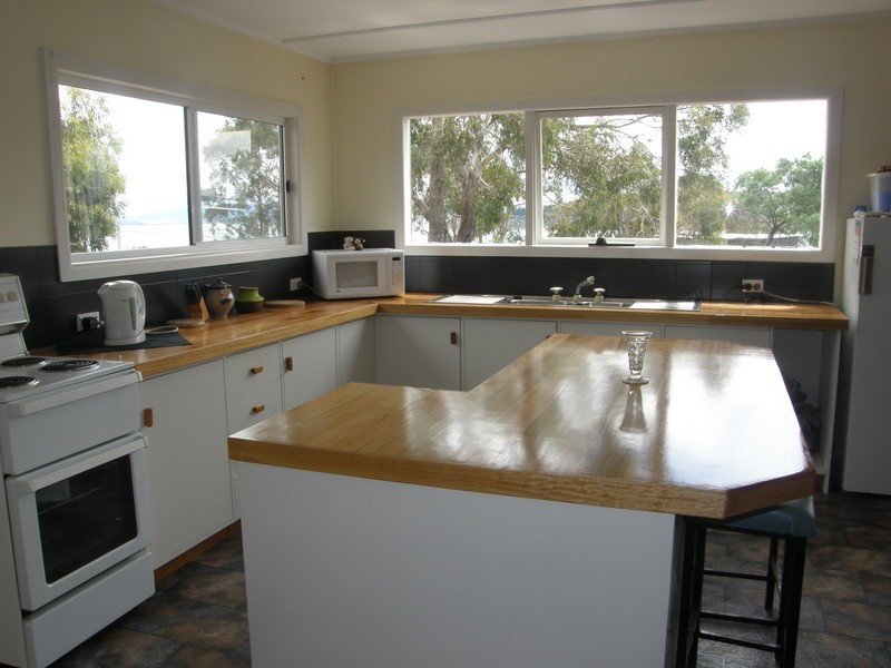 17 Erica Street, Primrose Sands TAS 7173
