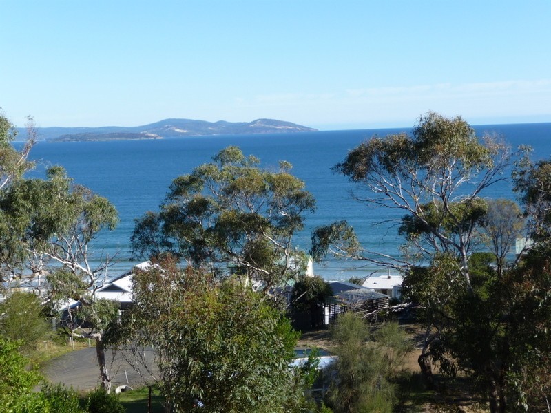 32 Ulvergerne Street, Dodges Ferry TAS 7173