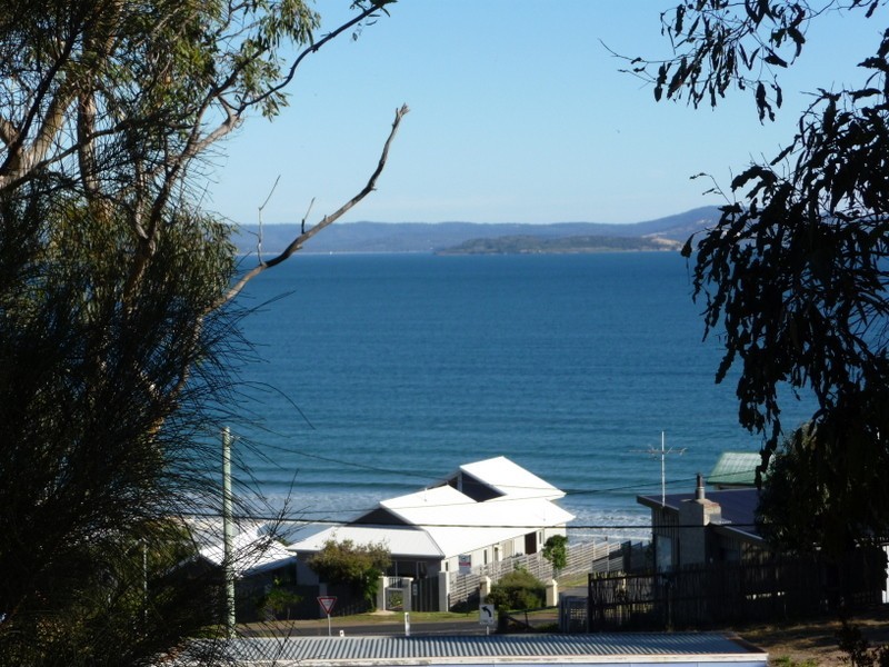 32 Ulvergerne Street, Dodges Ferry TAS 7173
