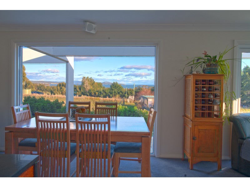 2 Colleen Crescent, Primrose Sands TAS 7173