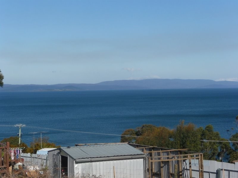 8 Pine Court, Primrose Sands TAS 7173
