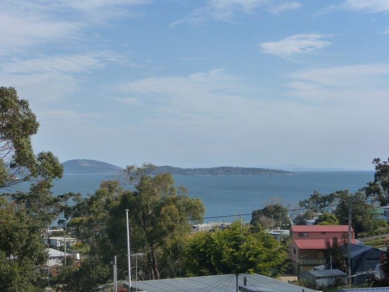 8 Pine Court, Primrose Sands TAS 7173