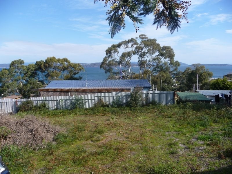 8 Pine Court, Primrose Sands TAS 7173