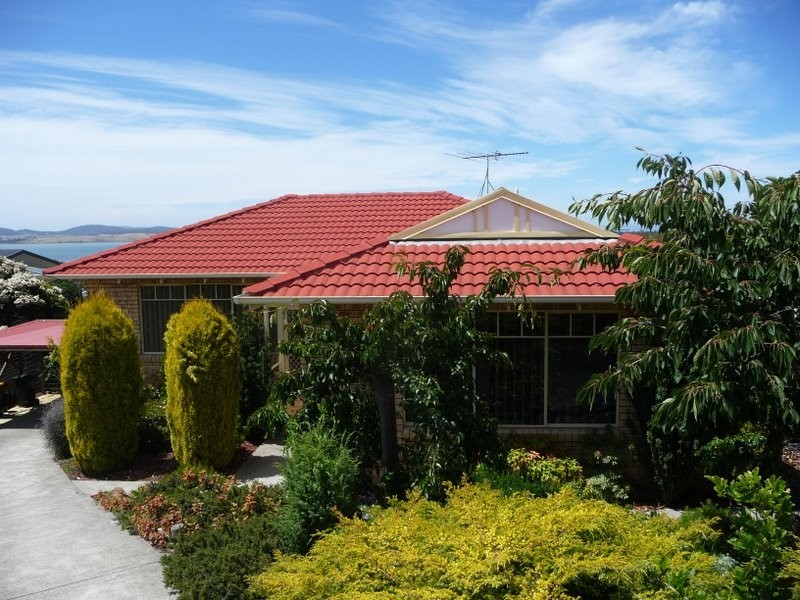 13 Stewart Court, Midway Point TAS 7171