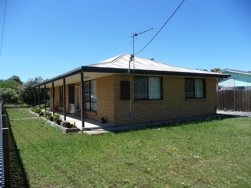 6 Sixth Avenue, Dodges Ferry TAS 7173