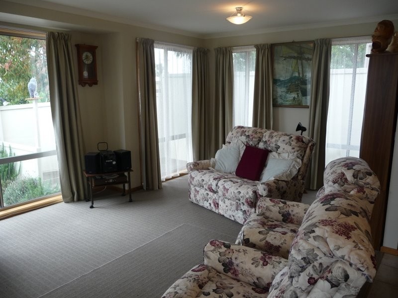 Unit 2/21 Midway Street, Midway Point TAS 7171