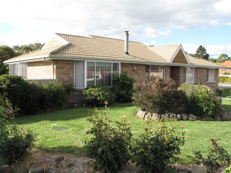 2 Devenish Drive, Sorell TAS 7172
