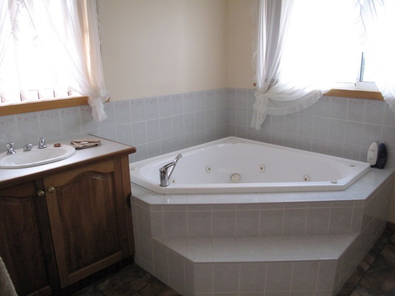 2 Devenish Drive, Sorell TAS 7172