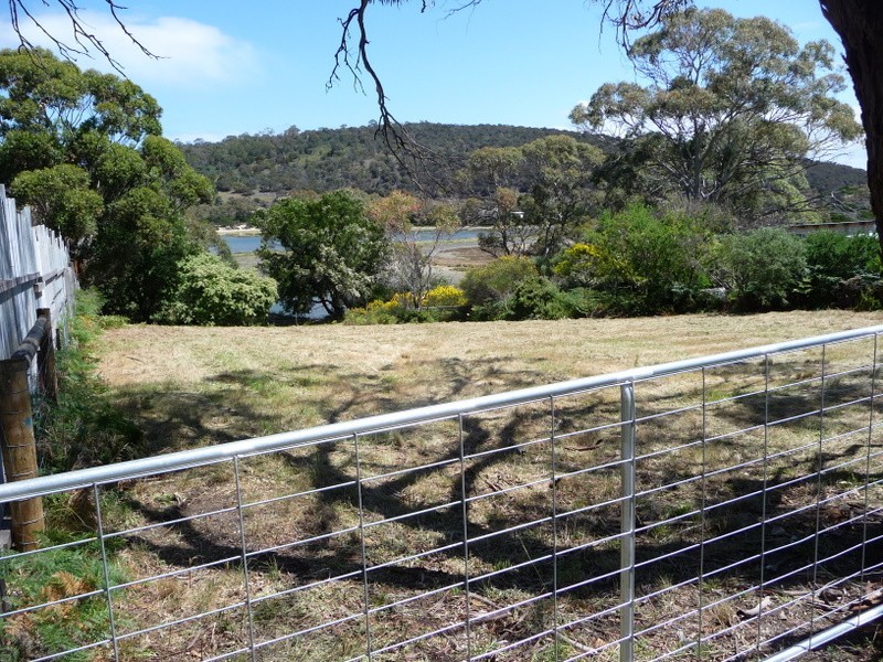 8 Erle Street West, Carlton River TAS 7173