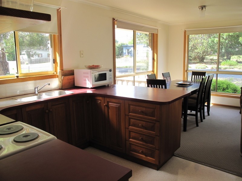 9 Eighth Avenue, Dodges Ferry TAS 7173