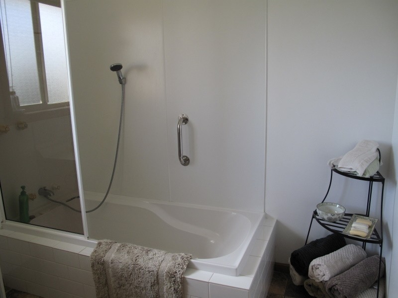 9 Eighth Avenue, Dodges Ferry TAS 7173
