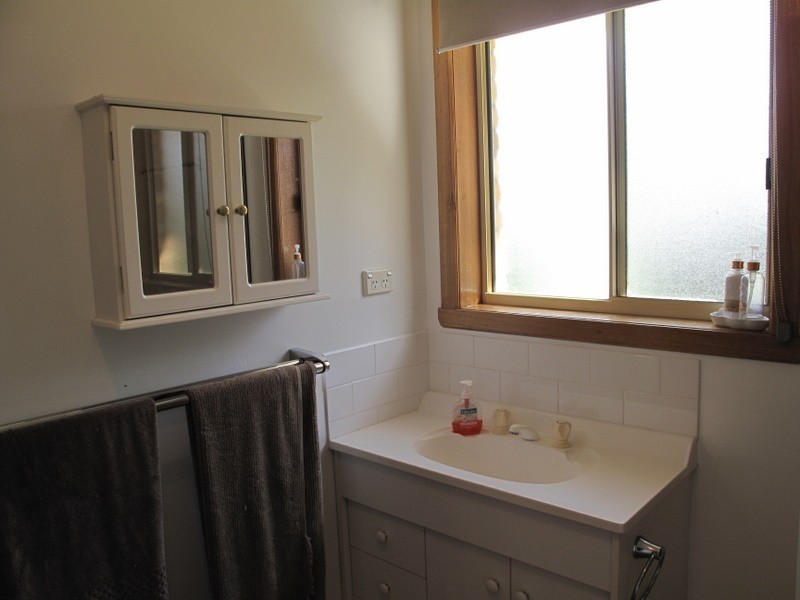 9 Eighth Avenue, Dodges Ferry TAS 7173