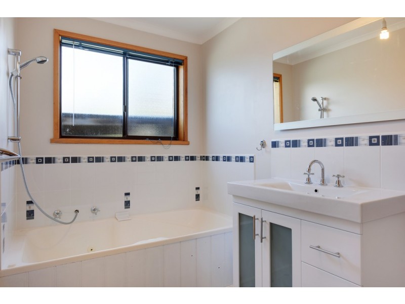 11 Esplanade, Carlton River TAS 7173