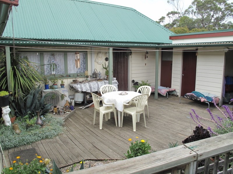 120 Arthur Highway, Dunalley TAS 7177