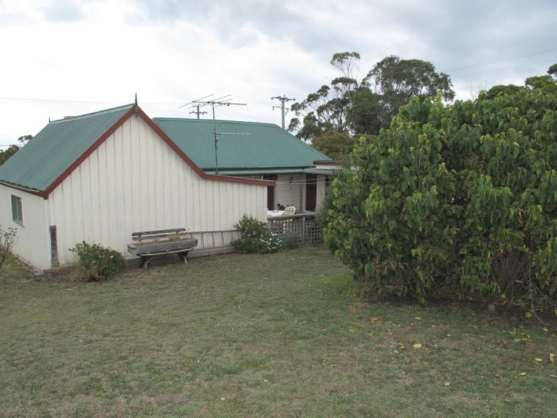 120 Arthur Highway, Dunalley TAS 7177