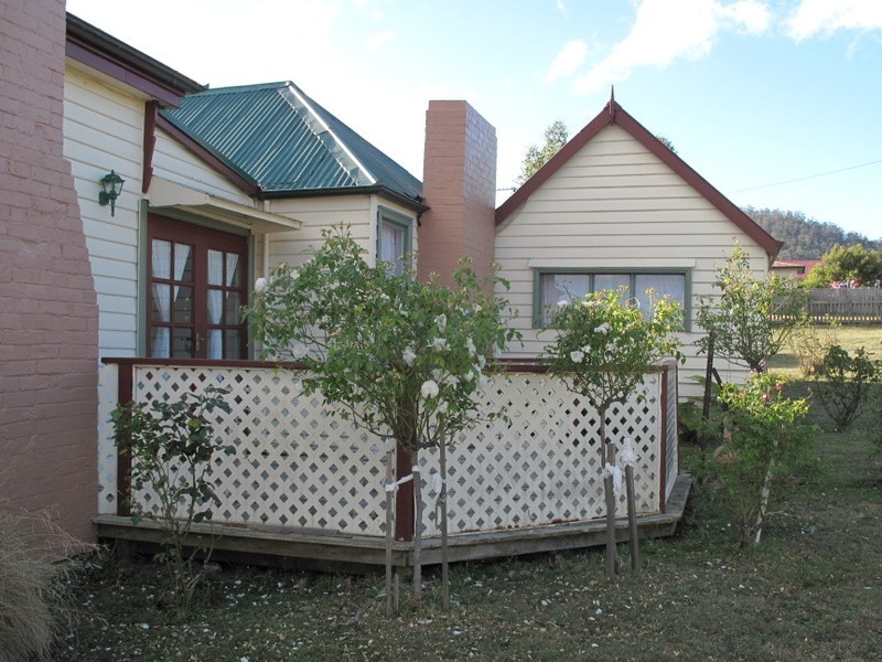 120 Arthur Highway, Dunalley TAS 7177