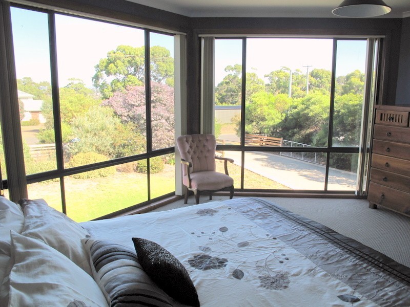 4 Riviera Drive, Carlton TAS 7173