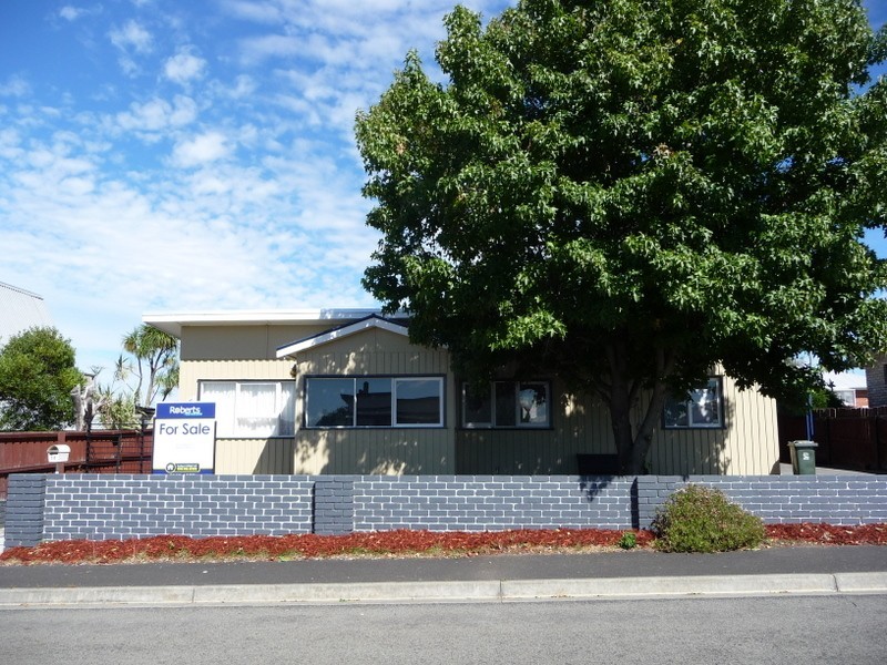 14 First Avenue, Midway Point TAS 7171
