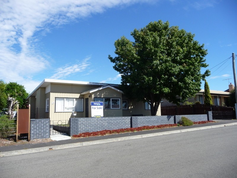 14 First Avenue, Midway Point TAS 7171