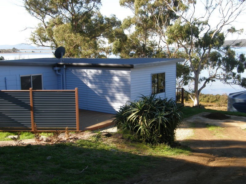 16 Craigs Hill Road, Boomer Bay TAS 7177