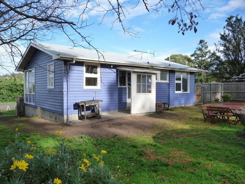 6 Erle Street, Carlton River TAS 7173