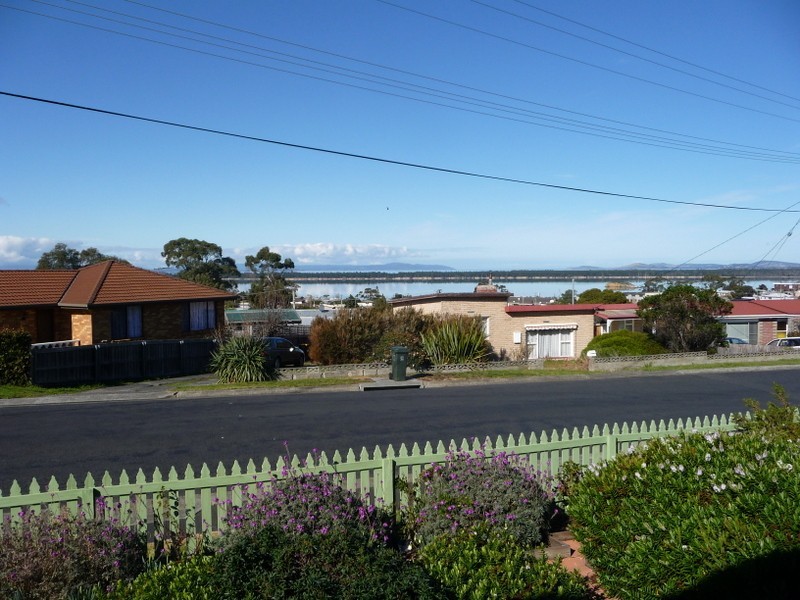 1 Singapore Street, Midway Point TAS 7171