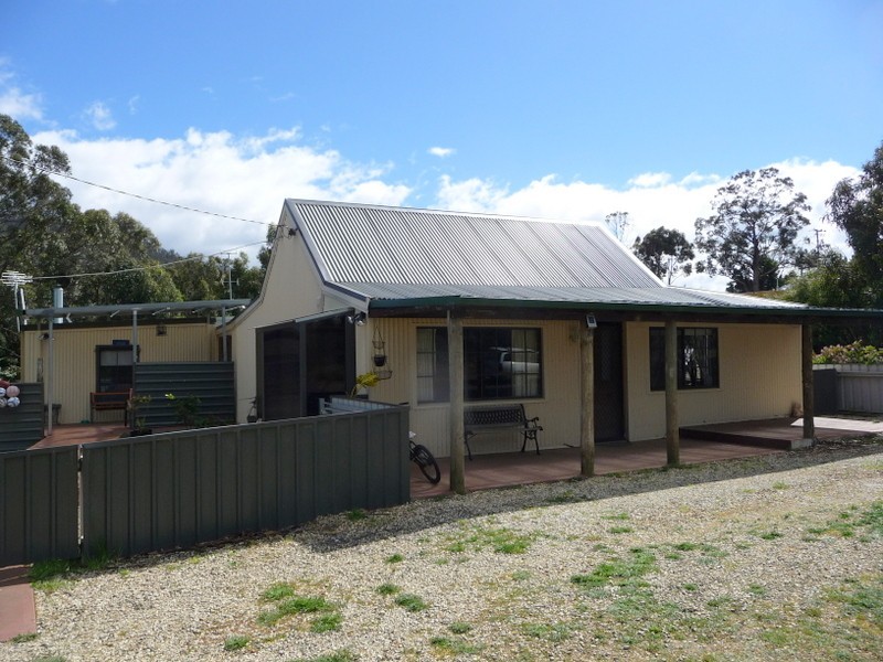 18 Church Street, Dunalley TAS 7177